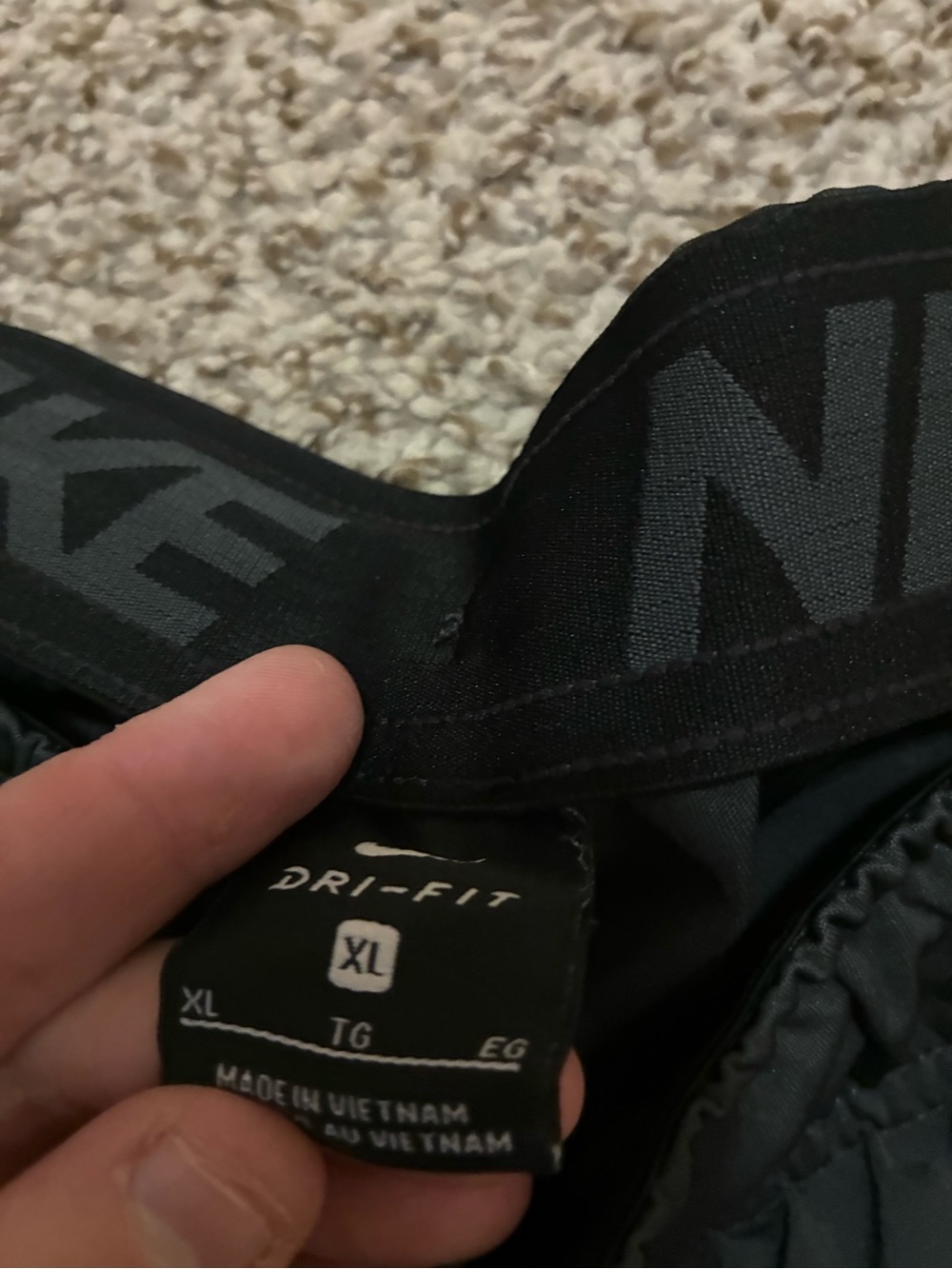 Men’s Nike Shorts - Picture 3 of 4